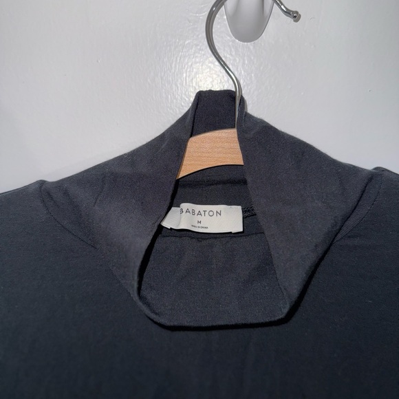 NWT Aritzia Babaton Everyday MockNeck - Black - Size M - Picture 4 of 6